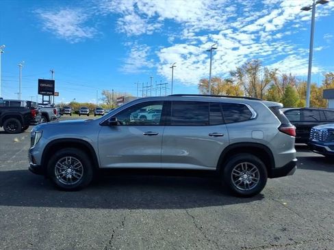 Used 2025 GMC Acadia Elevation image 2