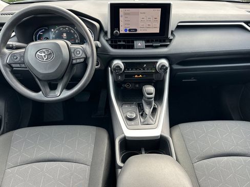 Used 2025 Toyota RAV4 XLE image 15