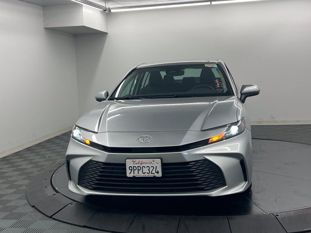 Used 2025 Toyota Camry LE w/ Convenience Package FWD image 4