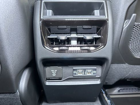 New 2025 Jeep Grand Cherokee Laredo image 23