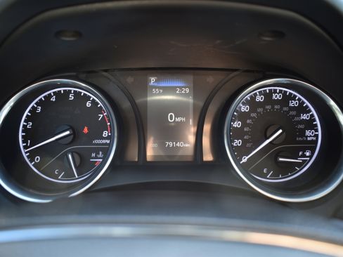 Used 2020 Toyota Camry SE image 21