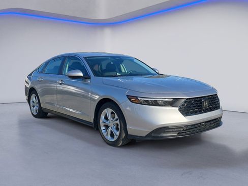 Used 2024 Honda Accord LX image 6
