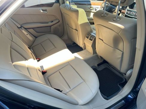Used 2013 Mercedes-Benz E 350 4MATIC Sedan image 22