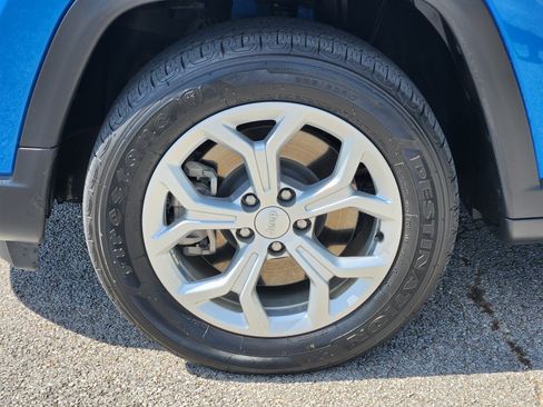 Used 2024 Jeep Compass Latitude AWD/4WD image 29