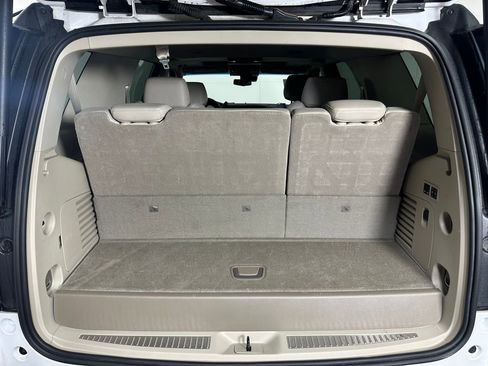 Used 2019 Cadillac Escalade Premium Luxury image 6