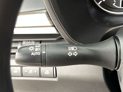 Used 2025 Nissan Altima 2.5 SV FWD image 46