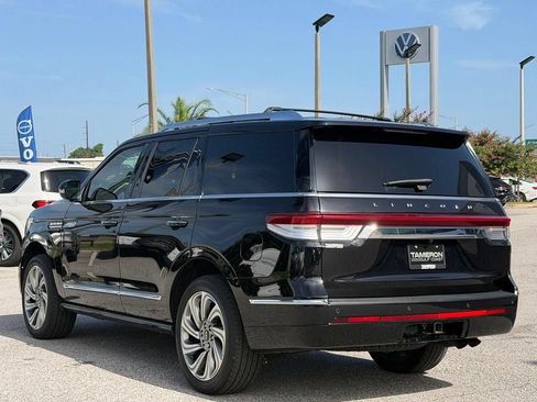 Used 2022 Lincoln Navigator 2WD image 8