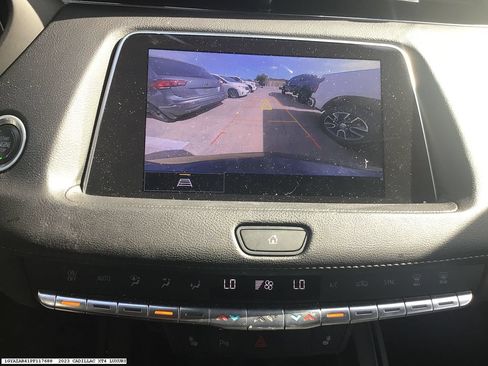 Used 2023 Cadillac XT4 Luxury w/ Cold Weather Package FWD image 14