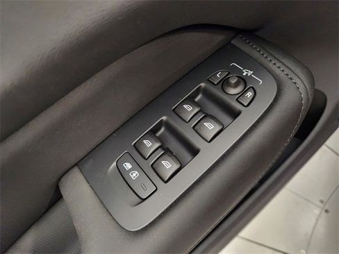 New 2026 Volvo XC60 B5 Core image 23