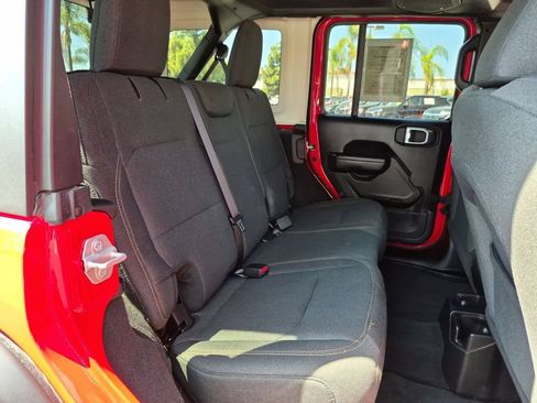 Used 2025 Jeep Wrangler Unlimited Sport AWD/4WD image 30