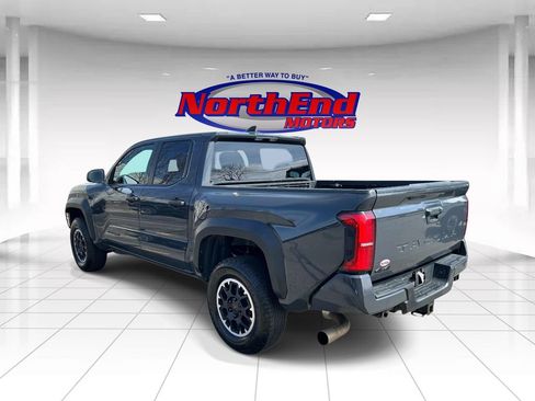 Used 2024 Toyota Tacoma TRD Off-Road image 5