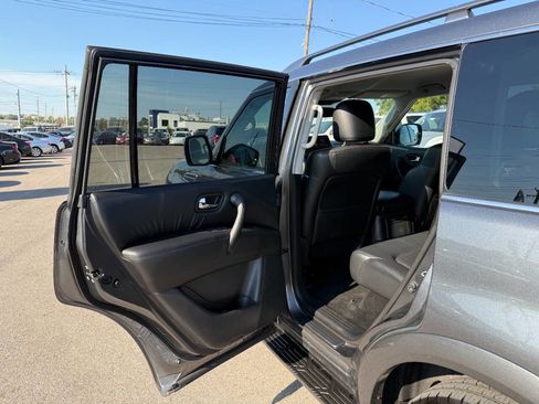 Used 2023 Nissan Armada SV image 17