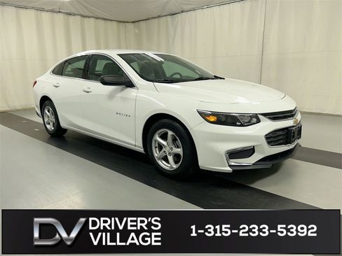 Used 2018 Chevrolet Malibu LS image 1