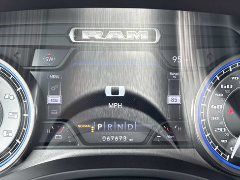Used 2019 RAM 1500 Limited AWD/4WD image 12