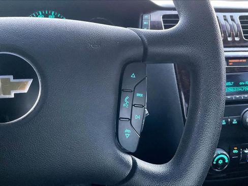 Used 2016 Chevrolet Impala LT image 24
