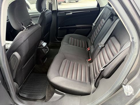 Used 2015 Ford Fusion SE image 17