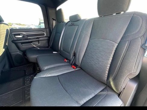 Used 2022 RAM 2500 Big Horn AWD/4WD image 15