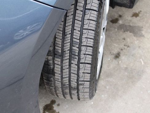 Used 2019 Toyota Corolla LE image 11