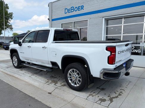 Used 2025 Chevrolet Silverado 2500 LTZ w/ LTZ Premium Package AWD/4WD image 3
