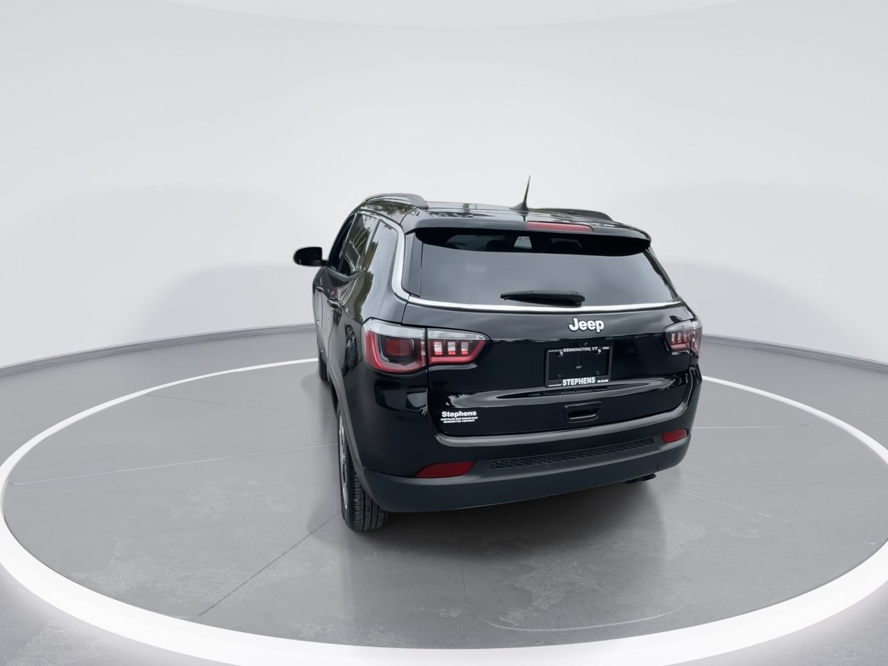 Used 2018 Jeep Compass Limited w/ Navigation Group AWD/4WD image 15