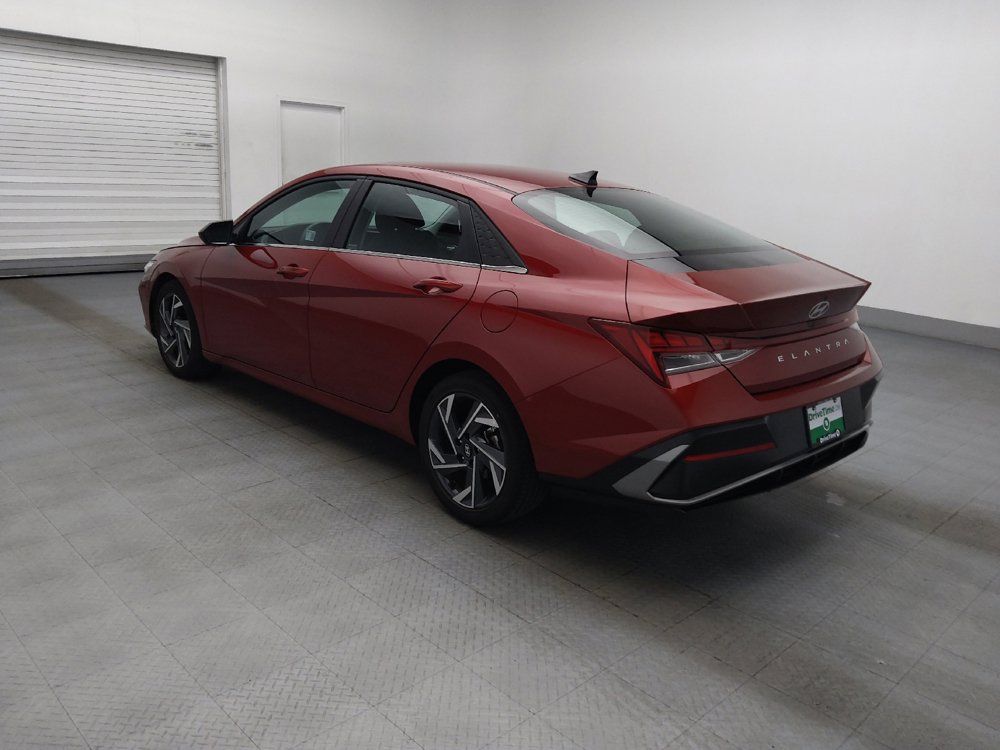 Used 2025 Hyundai Elantra SEL FWD image 3