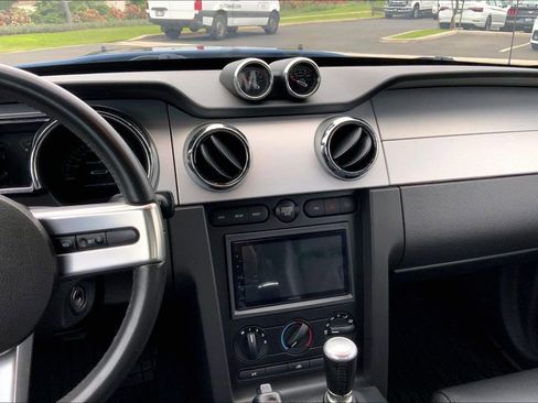 Used 2006 Ford Mustang GT RWD image 6