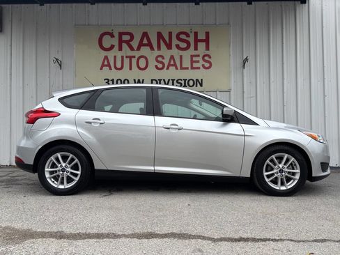 Used 2018 Ford Focus SE image 2
