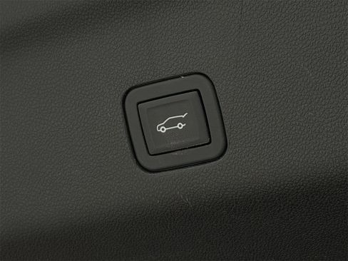 Used 2024 Chevrolet Tahoe LT image 31