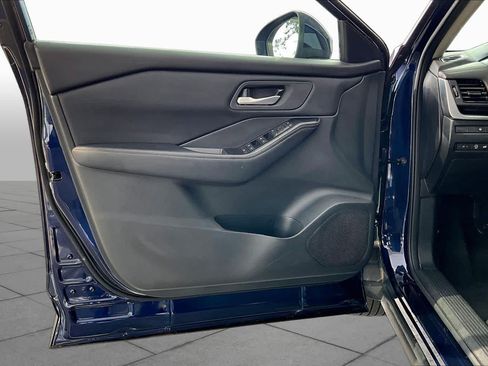 Used 2026 Nissan Rogue SV FWD image 21