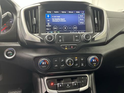 Certified 2024 GMC Terrain SLT image 17