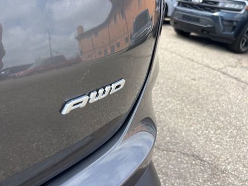 Used 2022 Ford Edge Titanium w/ Class II Trailer Tow Package image 27