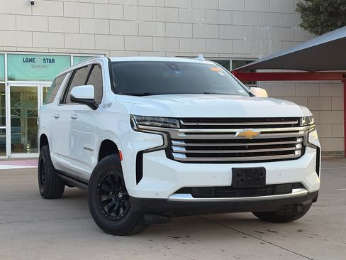 Used 2021 Chevrolet Suburban High Country w/ Premium Package AWD/4WD image 2
