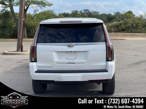 Used 2016 Cadillac Escalade 2WD image 5