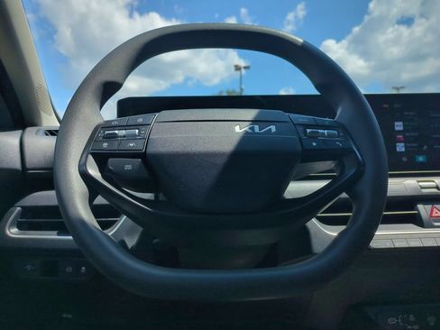 Used 2025 Kia K4 FWD image 22