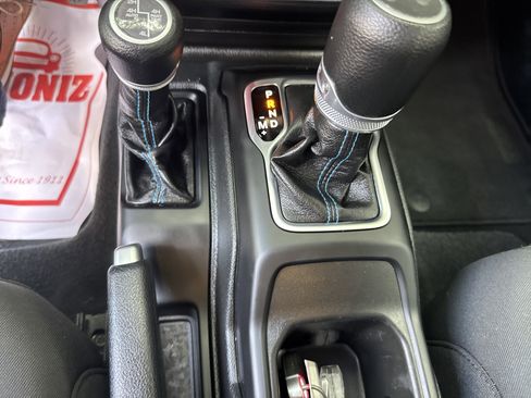 Used 2022 Jeep Wrangler Unlimited Rubicon 4xe w/ Steel Bumper Group image 38