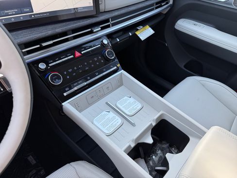 New 2026 Hyundai Santa Fe Calligraphy w/ Tow & Go Package AWD/4WD image 13