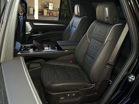 Used 2026 Cadillac Escalade V AWD/4WD image 26