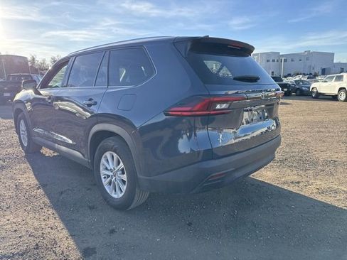 Used 2025 Toyota Grand Highlander AWD image 3