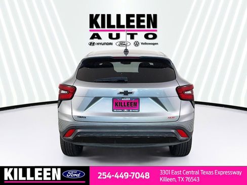 Used 2026 Chevrolet Trax RS w/ Sunroof Package FWD image 7