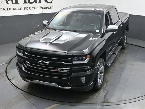 Used 2018 Chevrolet Silverado 1500 LTZ Z71 w/ LTZ Plus Package AWD/4WD image 43