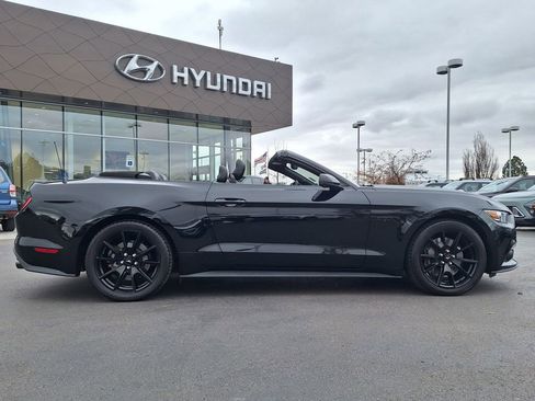 Used 2017 Ford Mustang GT Premium w/ Equipment Group 401A image 30