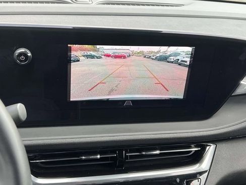 Used 2024 Buick Envista Sport Touring w/ Convenience I Package FWD image 24
