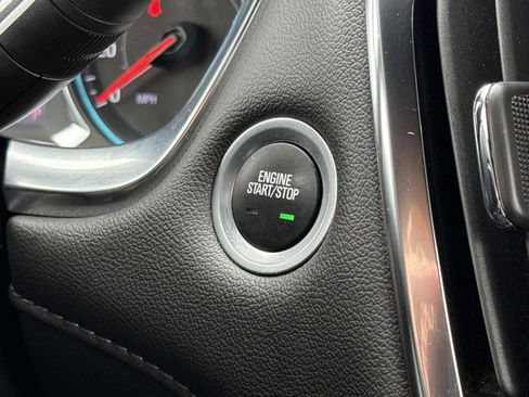 Used 2023 Chevrolet Traverse LT image 14