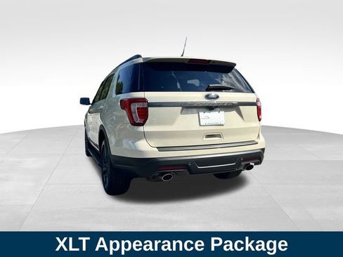 Used 2018 Ford Explorer XLT w/ Equipment Group 202A AWD/4WD image 3