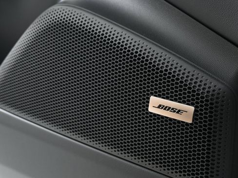 New 2025 Porsche Macan 4 Electric image 7