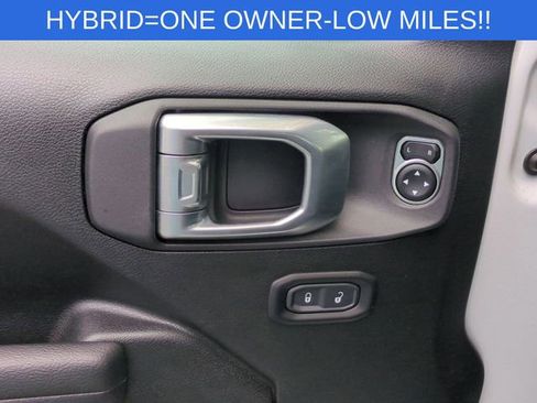 Used 2023 Jeep Wrangler Unlimited Rubicon 4xe w/ Cold Weather Group AWD/4WD image 13
