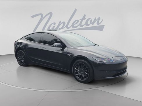 Used 2025 Tesla Model 3 Long Range RWD image 3