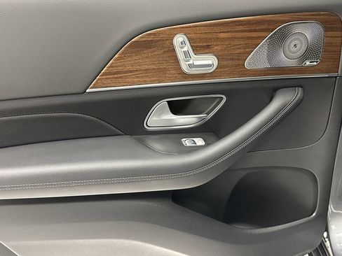 New 2025 Mercedes-Benz GLS 450 4MATIC image 24