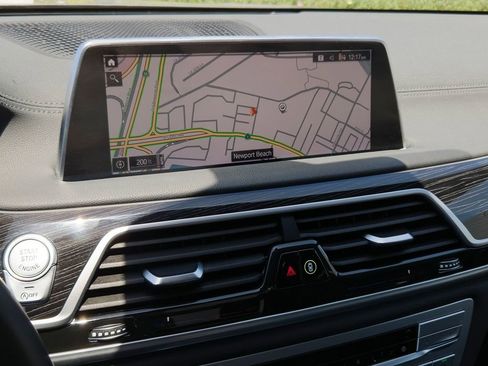 Used 2022 BMW 740i w/ M Sport Package RWD image 12