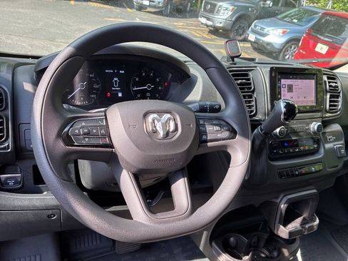 Used 2025 RAM ProMaster 2500 w/ Convenience Group FWD image 14